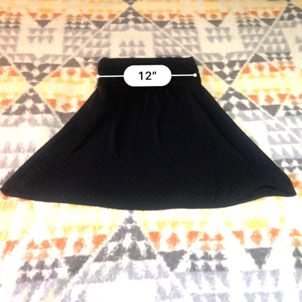 Love Me Kiss Me stretchy skirt Size Medium